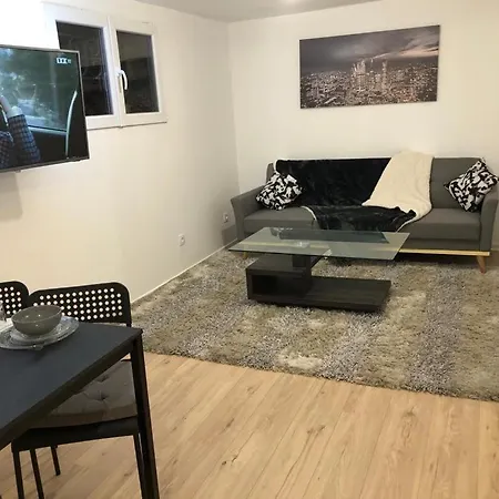 Appart F2 Une Proche Orly Apartment *